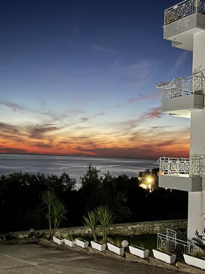 Villa 61 Sea And Sunset View Dhërmi Eksteriør billede